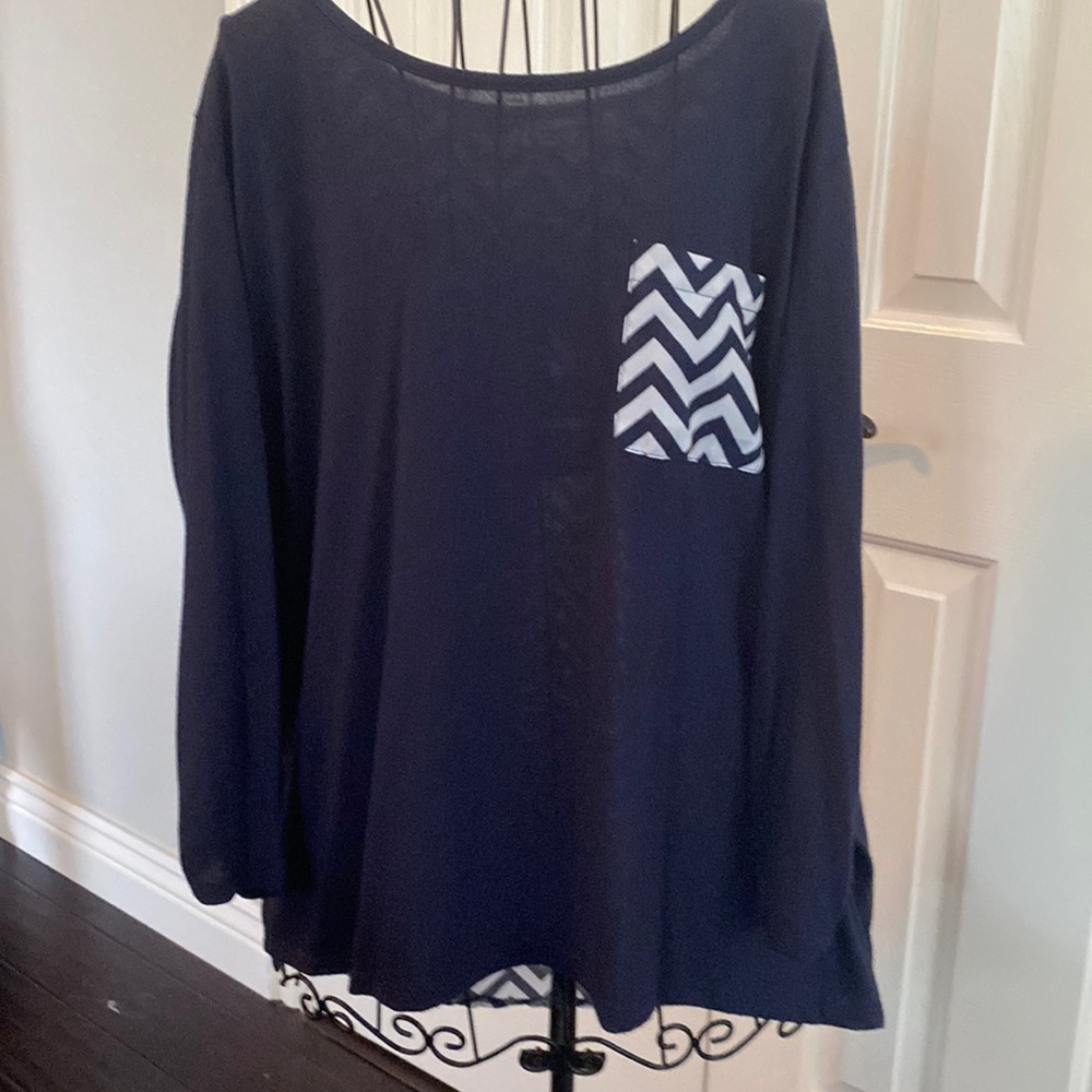 Cato T-shirt with longer length in back